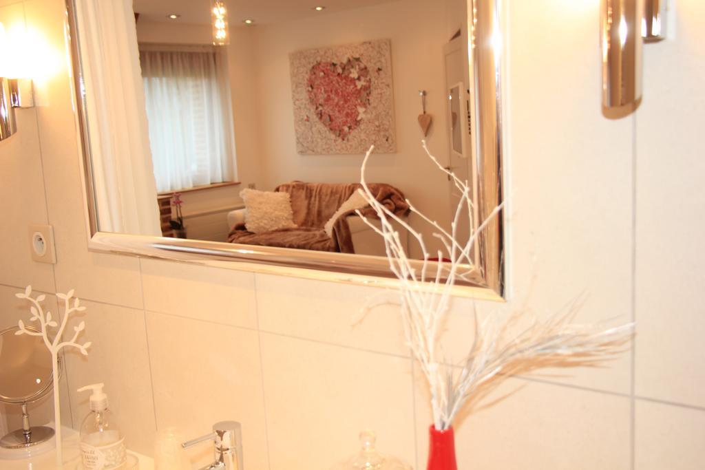 Au Coeur Des Hotes Steenvoorde Номер фото